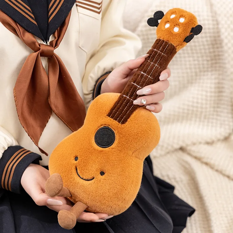 Alat Musik Humanoid Mainan Mewah Boneka Garpu Penyetelan Biola Gitar Tersenyum dengan Hadiah Properti Boneka Dekorasi Kaki