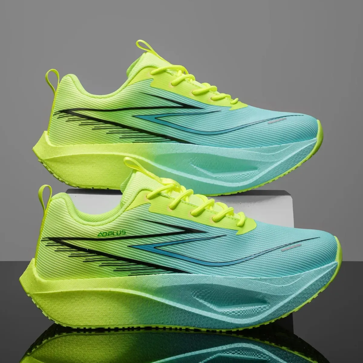 Scarpe da corsa da uomo Sneakers da maratona con piastra in carbonio Scarpe sportive da atletica leggere e traspiranti Scarpe da passeggio comode da donna — image 1