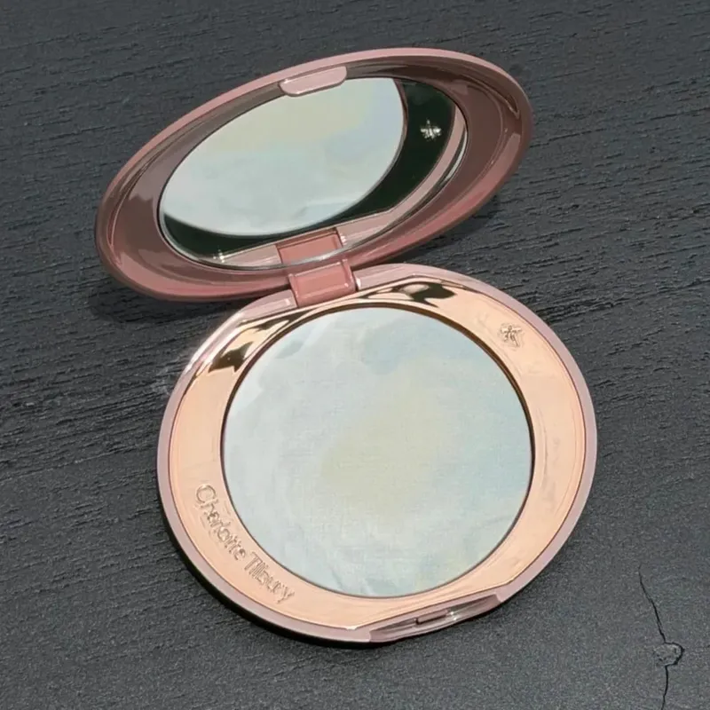 Charlotte Tilbury Spray Fissante 16H Impermeabile Bacchetta Contorna e Leggera Sfumabile Costruibile e Ombretto da 12 vaschette Intensamente Pigmentato — image 29