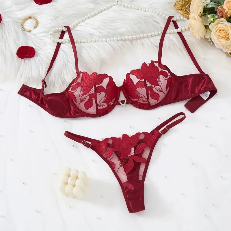 İşlemeli Baskılı Pijama Takımı - Kadınlara Uygun Çiçek Tasarımlı Seksi Sütyen ZA824031 — image 10