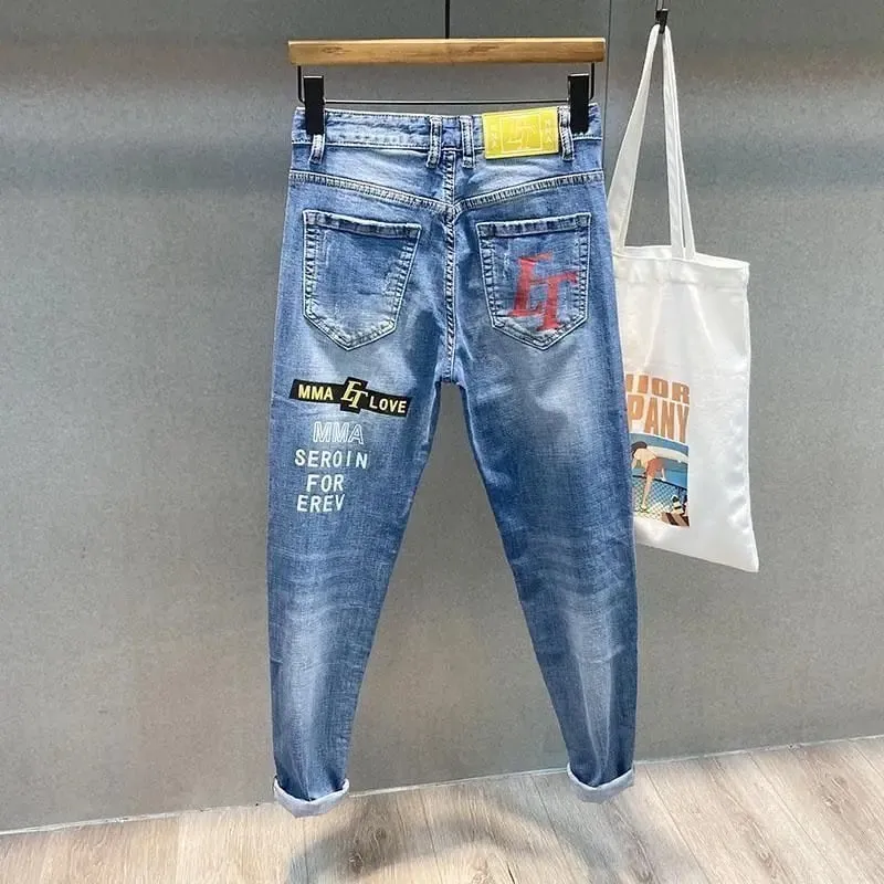 트렌디 브랜드 편지 인쇄 패턴 수 놓은 청바지 남성용 한국어 낙서 슬림 피팅 작은 피트 다목적 캐주얼 바지 — image 6