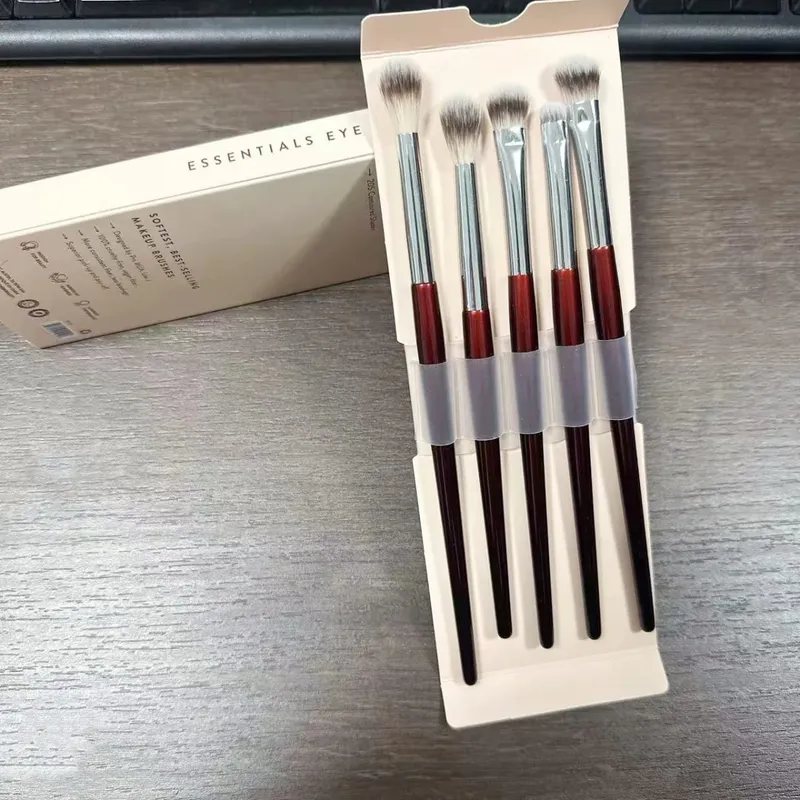 Essentials øjenbørstesæt 5 stk. Øjenskygge makeup børster sæt med æske rødt og blødt syntetisk hår