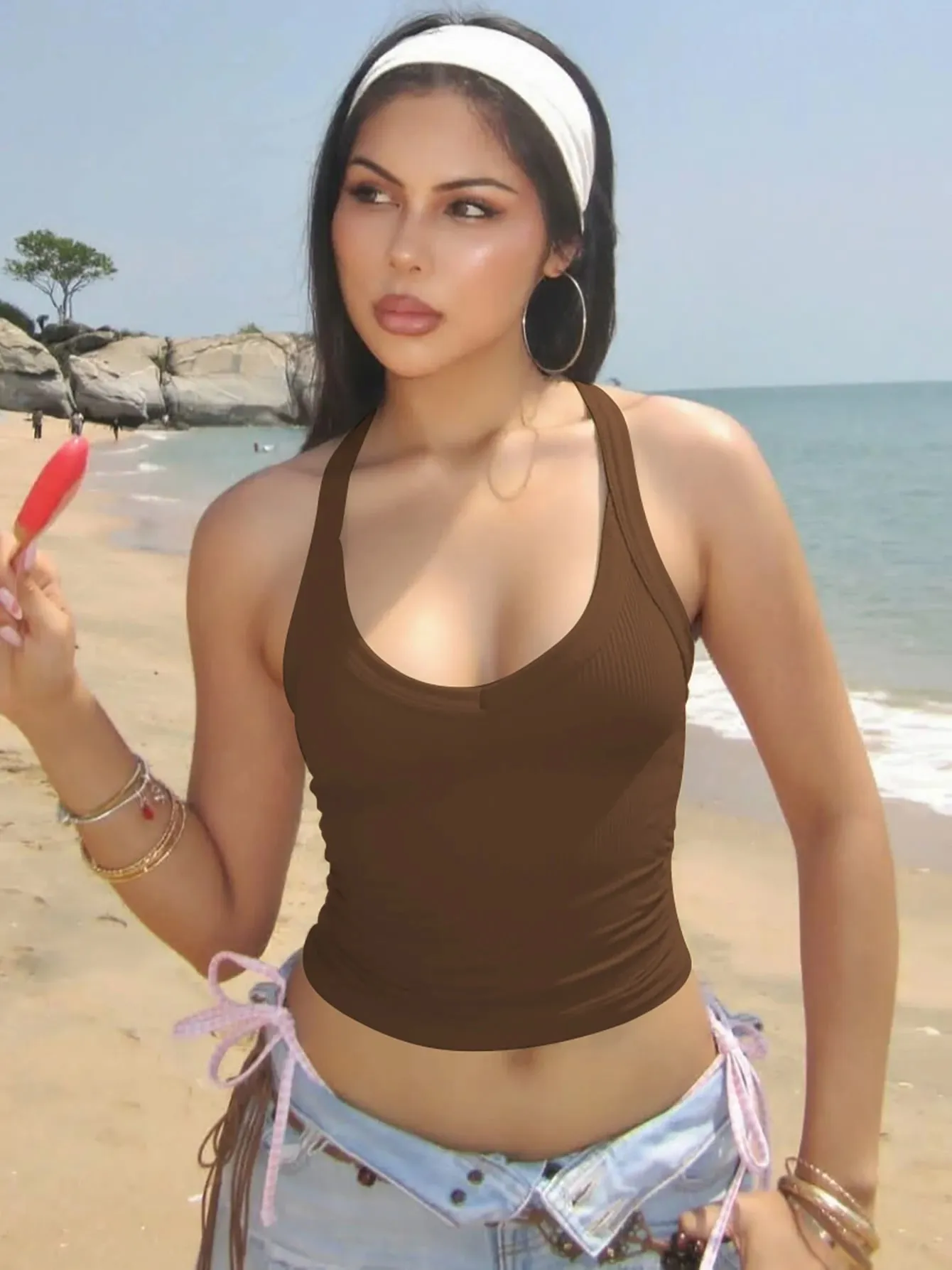 Hugcitar 2026 Yaz Nervürlü Halter Backless Katı Seksi Kırpma Tank Top Rahat Y2K Kadın Giysileri Plaj Tatil Streetwea... — image 11