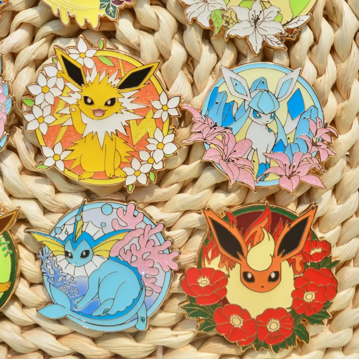 Pokemon Eeveelution Eevee Enamel Pin untuk Lencana Pakaian pada Ransel Lapel Pin Hiasan Hadiah Aksesori Barang Kemas Anime — image 5