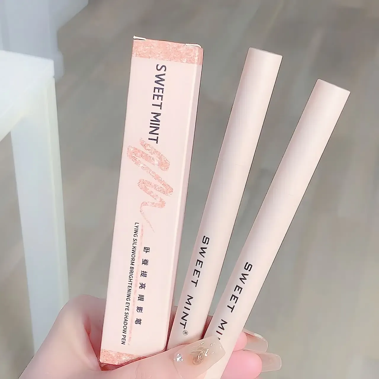 아이 섀도우 거짓말 누에 형광펜 한국 눈 메이크업 매트 화이트 펄 고광택 브라이트닝 글리터 아이 섀도우 스틱 — image 3