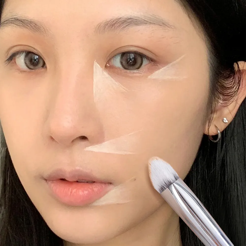 1 ชิ้นสามเหลี่ยมกรวยคอนซีลเลอร์แปรง Lacrimal Sulcus Cover Dark Circles คอนซีลเลอร์แปรงแต่งหน้า Professional เครื่องมือแต่งหน้าความงาม — image 2