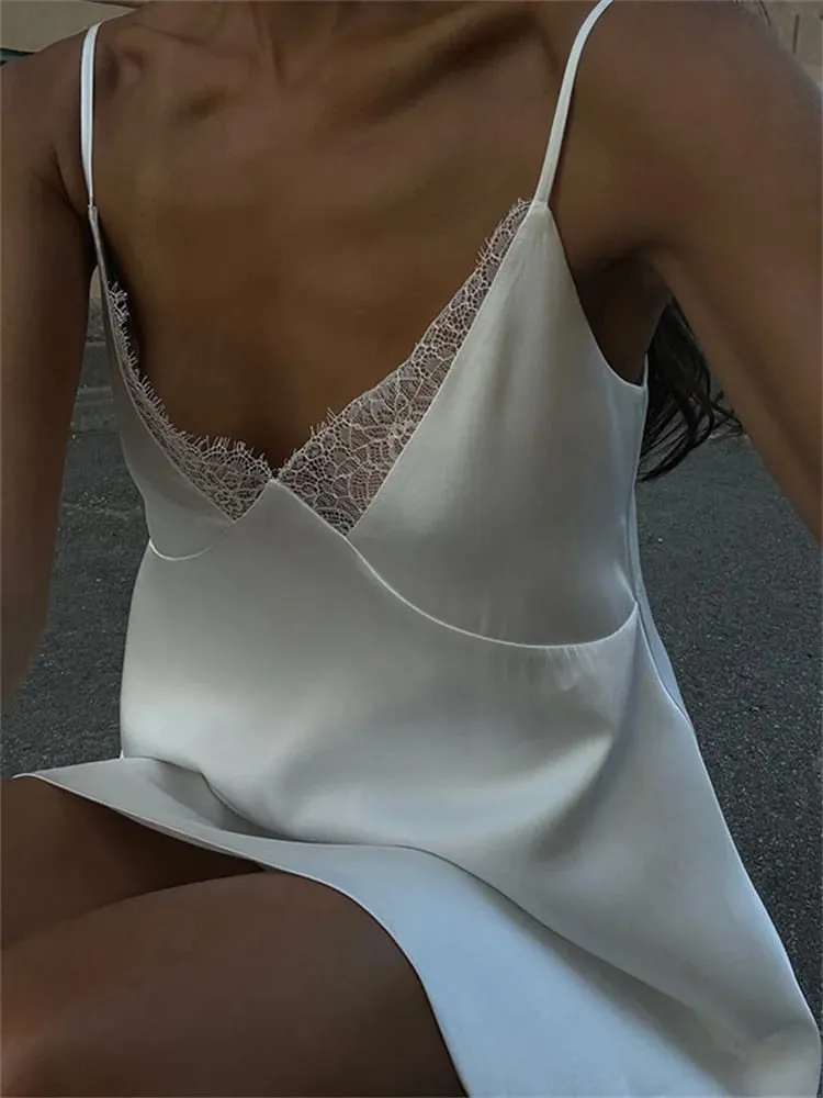 Tossy Mini abito senza schienale in pizzo con scollo a V per le donne Slim White Patchwork Spaghetti Fashion Dress Abiti estivi sexy con scollo all'americana — image 2