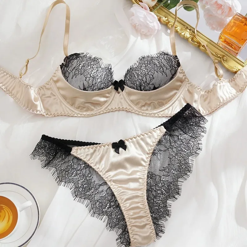 Kain Satin Bulu Mata Renda Patchwork Ultra Tipis Bergaris Bra Set Pakaian Dalam dengan Berkawat Pakaian Dalam Seksi Wanita Bra