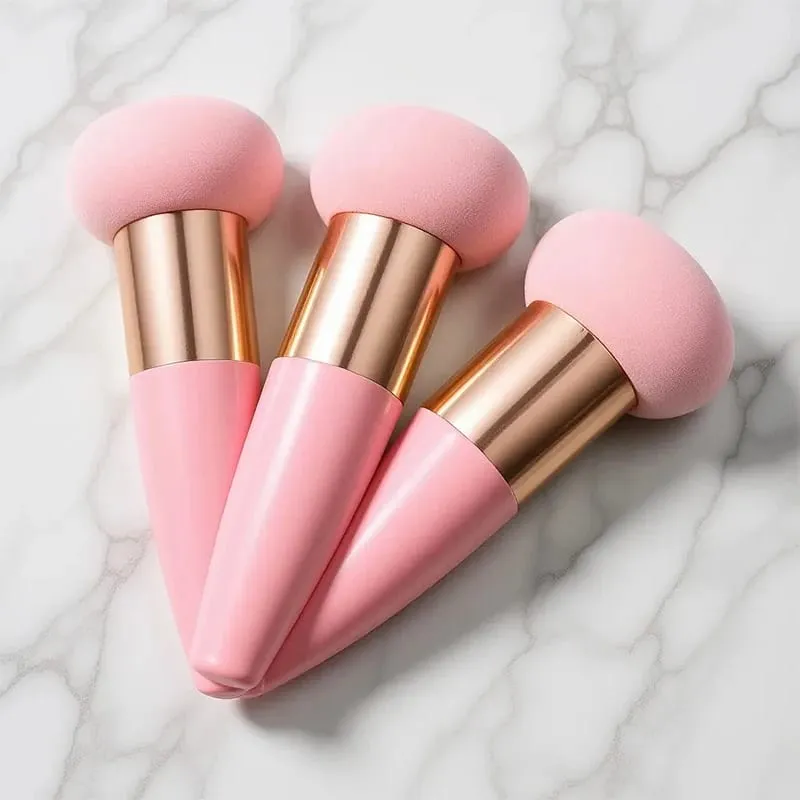 Nuovo pennello per trucco con testa a fungo, spugna per trucco di bellezza con manico, trucco per strumenti di trucco professionali per donne alla moda