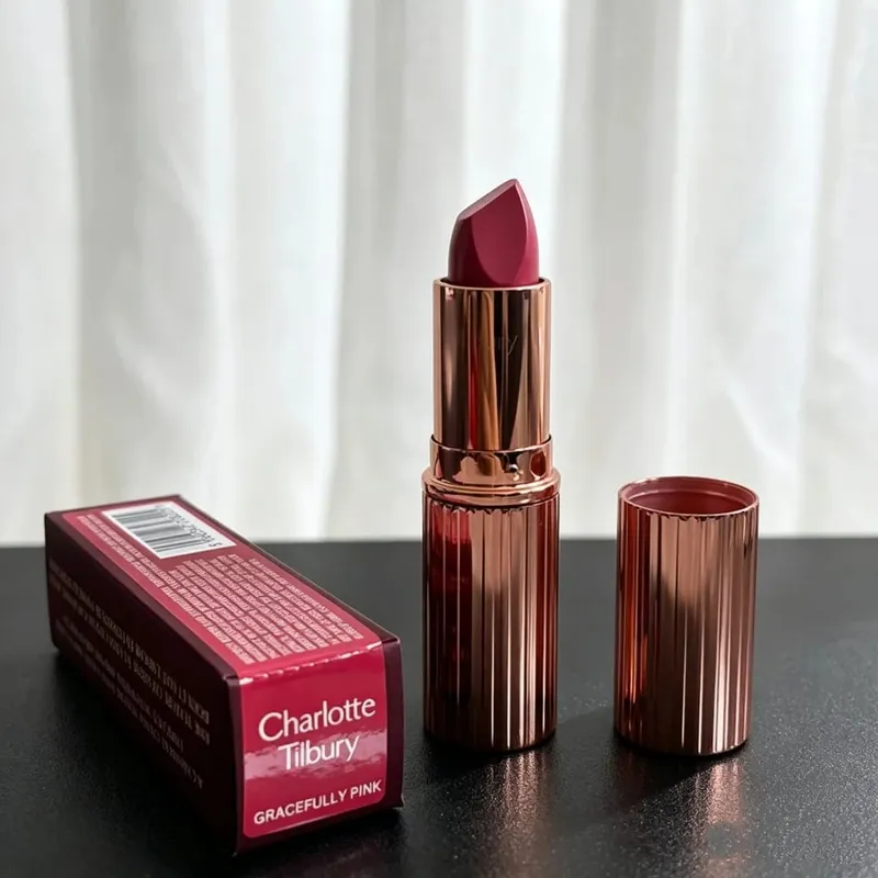 Charlotte Tilbury Lip Liner Is Smooth With Strong Coverage&The Highlighter Contour Palette Brightens And Shapes Your Features — image 4