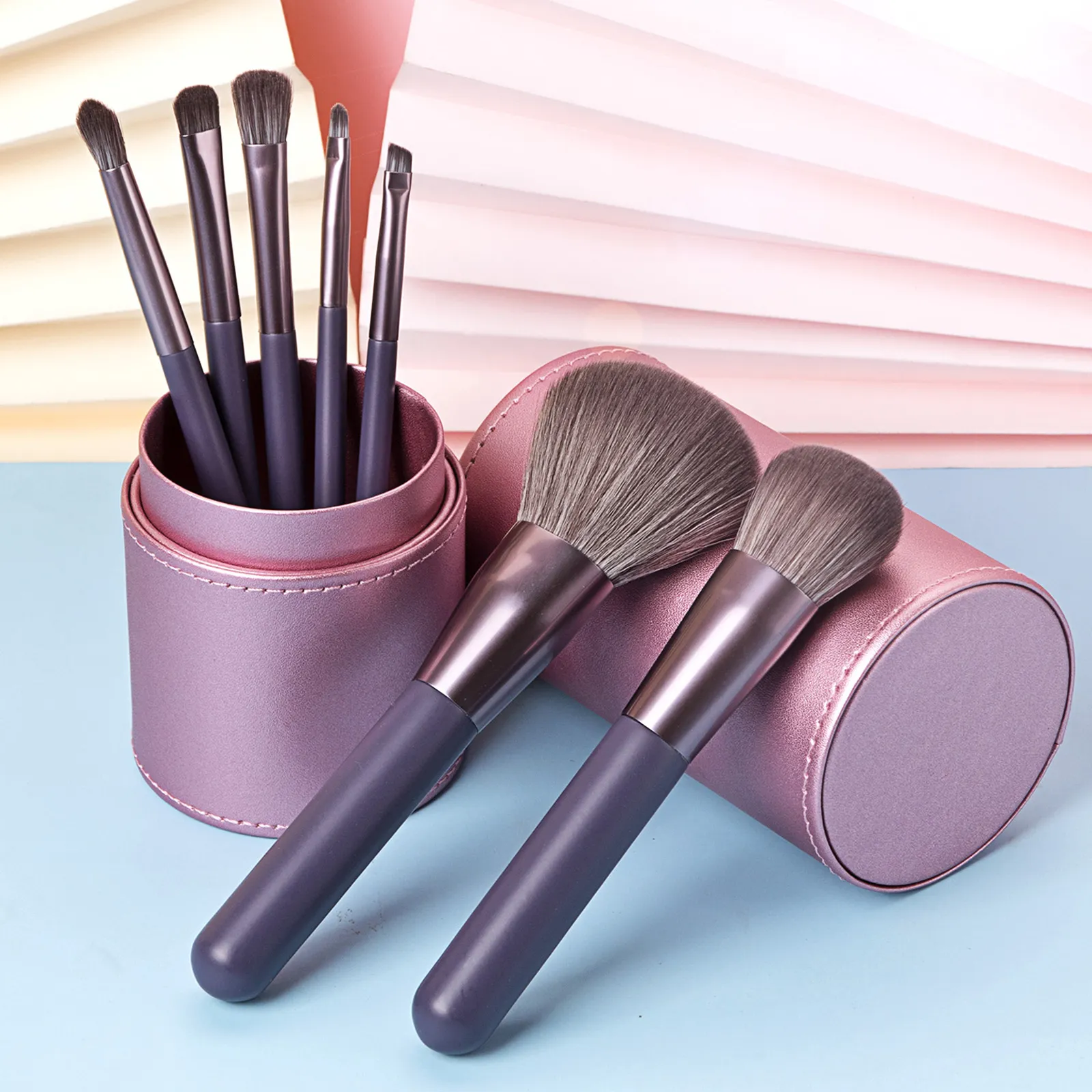 Draagbare 7-delige complete make-upborstels met PU-opbergemmer Foundation Highlight Wenkbrauw Cosmetische kit voor beginners — image 1