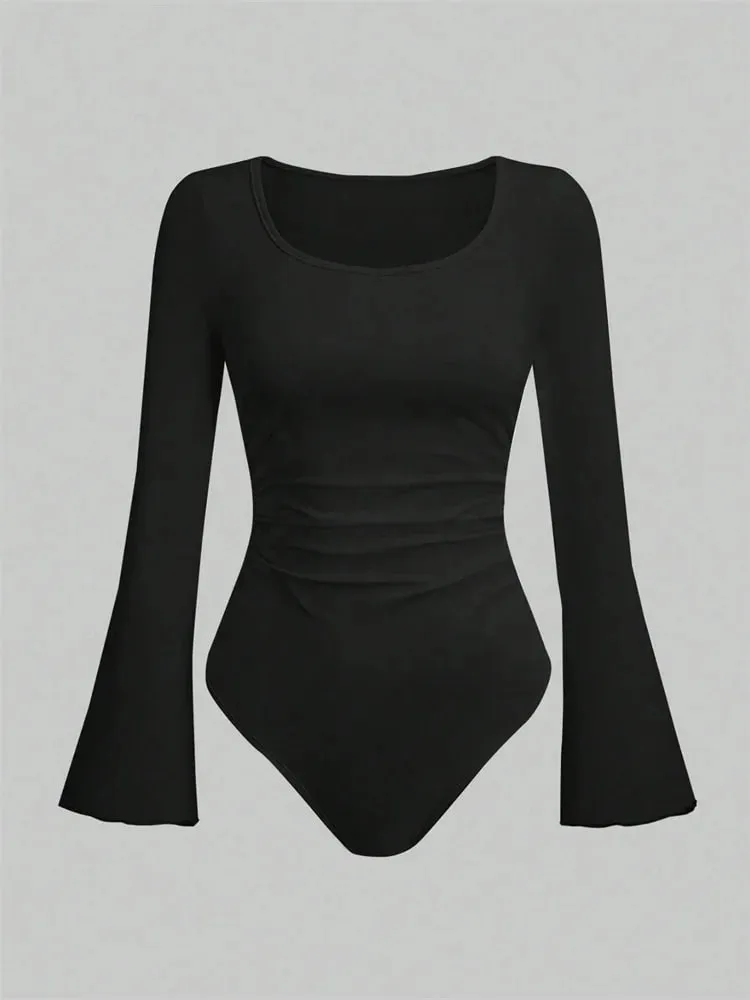 Damen-Bodysuit, einfarbig, Rüschensaum, ausgestellt, langärmelig, Herbst-Winter 2024, Rundhalsausschnitt, einfarbig, gerüscht, Slim-Fit, Strampler-Oberteil