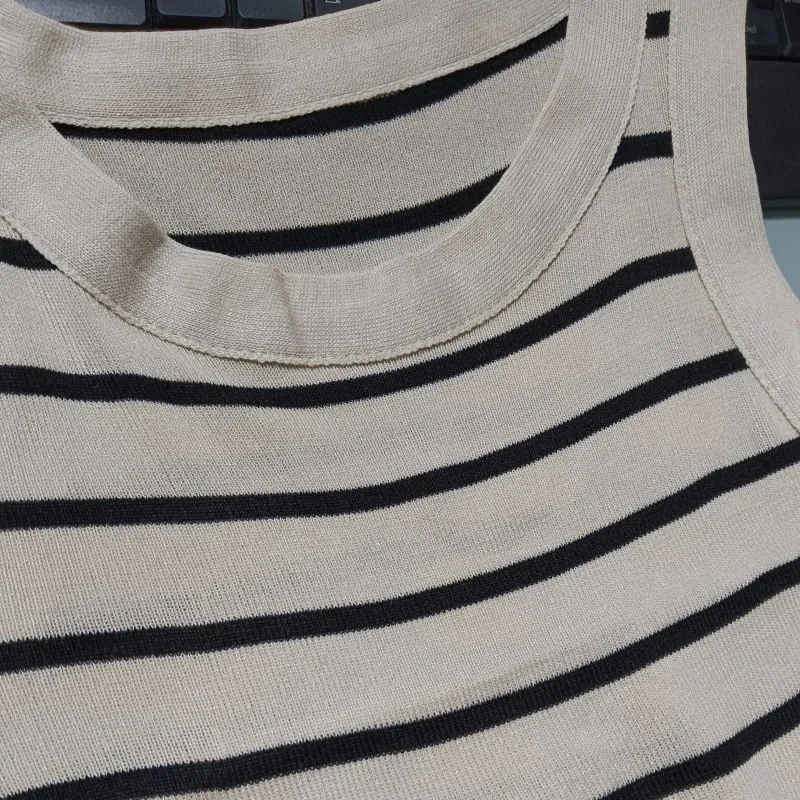 Colorfaith Nieuwe 2024 Basic Dieptepunt Gestreepte Ketting Elasticiteit Vesten Vrouwen Tank & Camis Herfst Winter Wild Crop Korte Tops V3420DG — image 6