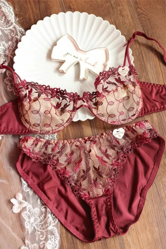 Seksowny, ultracienki, czerwony koronkowy biustonosz | Bielizna Plus Size Minimizer z pełnym biustem| Bielizna damska z roku zodiaku|Wyszczuplający model push-up