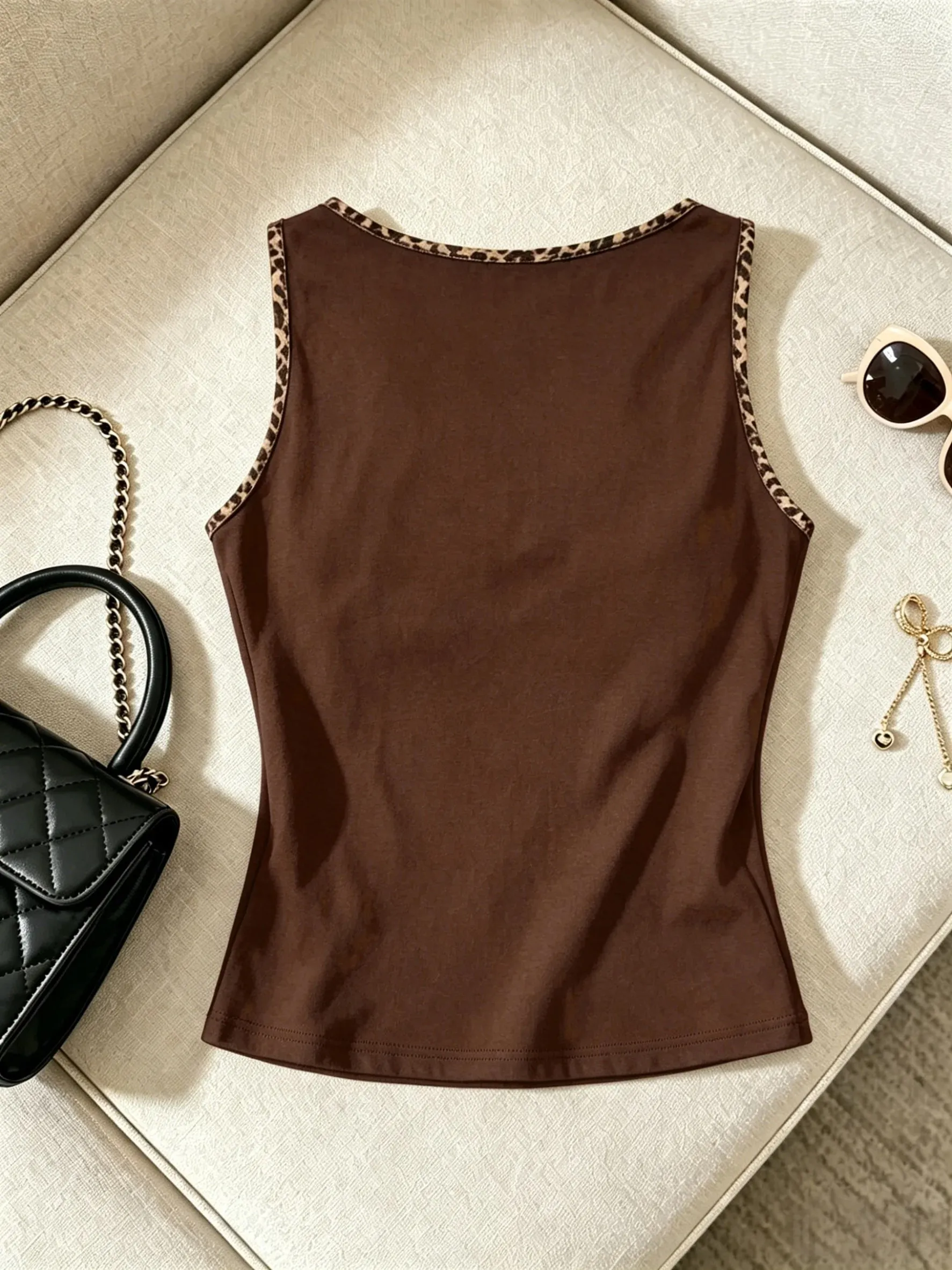 ผู้หญิงสีทึบเสื้อกล้ามลำลองมีรอยบาก V คอแบบแขนกุด Cami ด้านบน — image 5