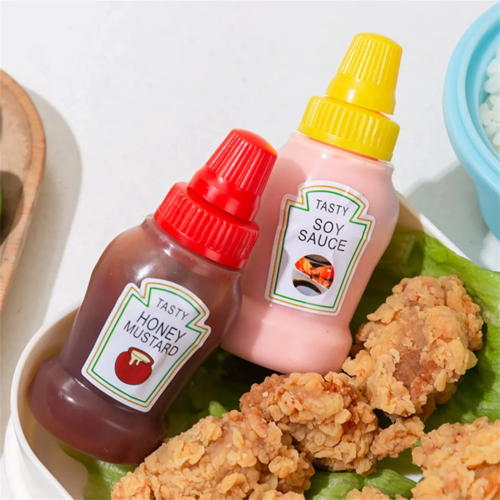 4/8pcs MINI เครื่องปรุงอาหารบีบขวด 25ml น้ำผึ้ง/ซอสมะเขือเทศ/ซอสถั่วเหลือง/สลัดเครื่องจ่ายกล่องอาหารกลางวัน Squeezable คอนเทนเนอร์ Jars — image 4