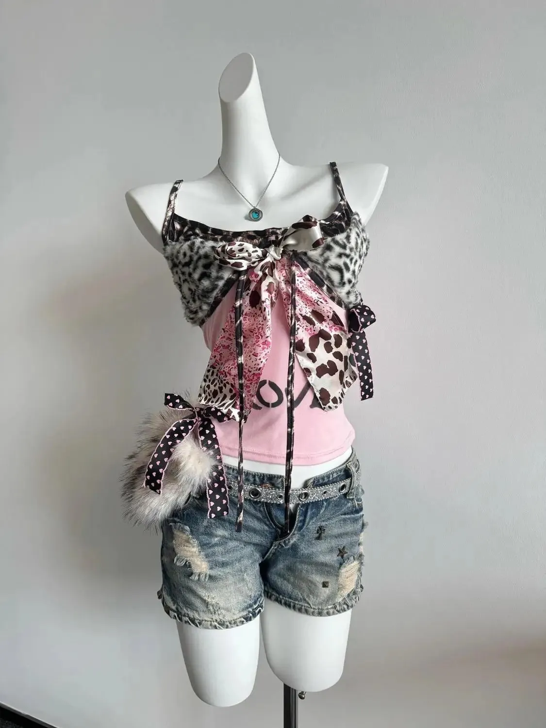 American Harajuku Hottie Camisole Subculture Leopard Patchwork Bow Halter Vest Y2K Aesthetic Letter Print Tanks Women's Slim Top — image 2