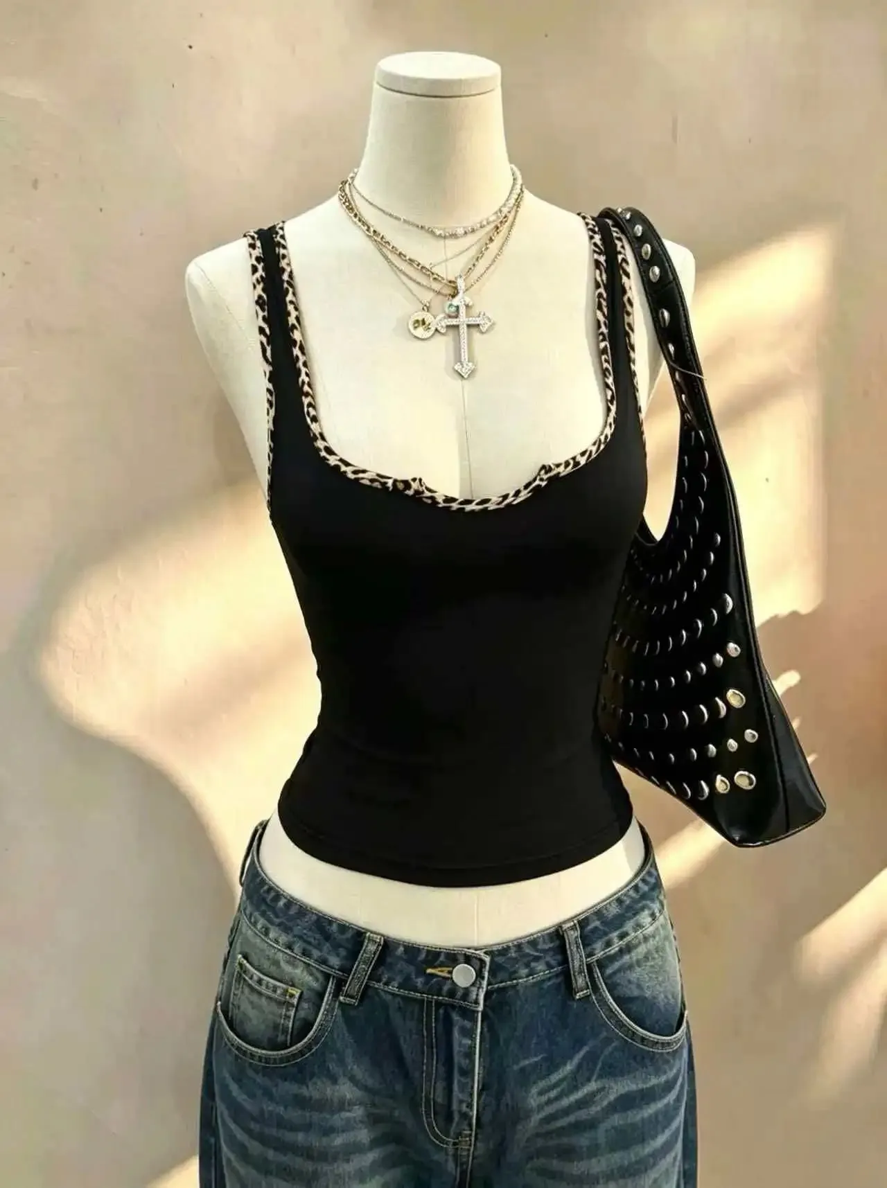 2 pezzi donna stampa leopardata con scollo a U senza maniche canotta tinta unita slim fit occidentale Y2K Cami gilet multicolore vino rosso nero — image 4