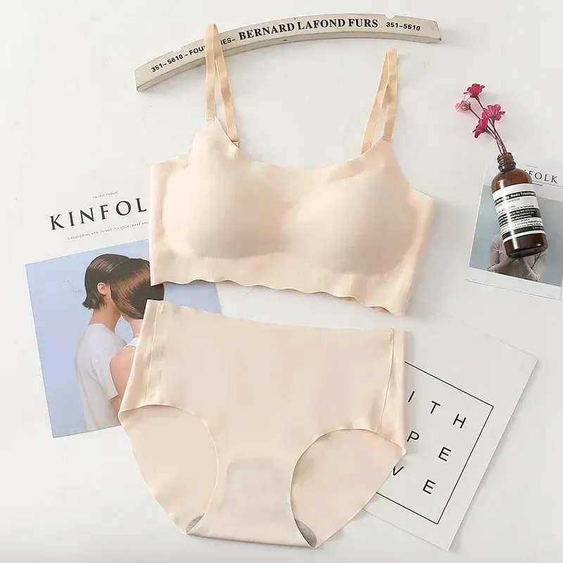 Dikişsiz Bralette Set Strappy Kaşkorse Balensiz Rahat Uyku Yoga Spor Sutyen Külot Combo — image 1