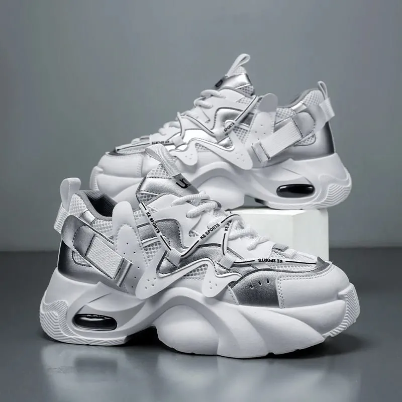 Casual herensneakers met groot ademend bovenwerk van mesh, metallic textuur en stiksels in contrasterende kleuren en trendy singelsaccenten. Dikke zolen met luchtkussen zorgen voor zowel hoogtevergroting als schokabsorptie, waardoor ze geschikt zijn voor straatgebruik — image 2