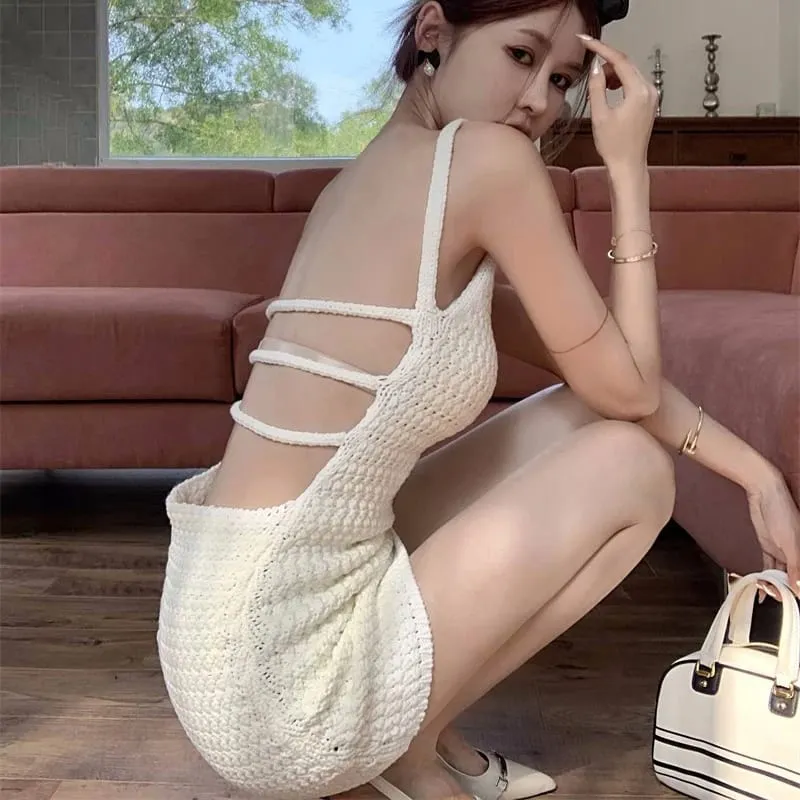 ชุดเดรสเปิดหลังผู้หญิงถักสไตล์เกาหลี Hotsweet Chic Sheath Mini Dress — image 1