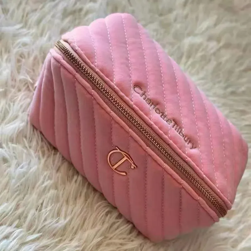 Charlotte Tilbury Spray Fissante 16H Impermeabile Bacchetta Contorna e Leggera Sfumabile Costruibile e Ombretto da 12 vaschette Intensamente Pigmentato — image 18