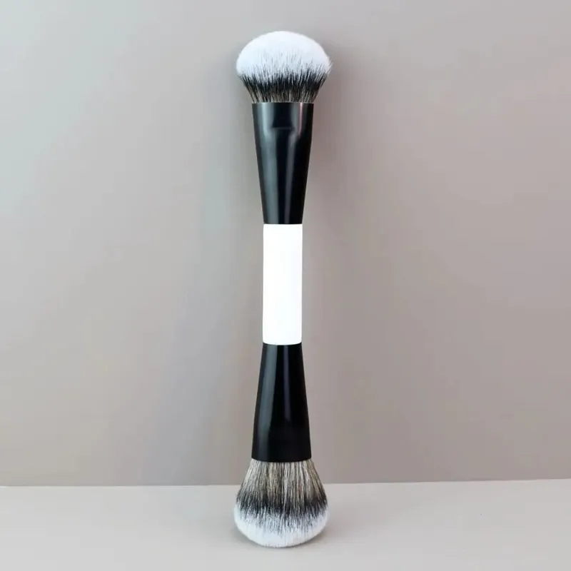 Brochas de maquillaje para base en ángulo de doble punta, brocha multifuncional para colorete, mango de madera, herramienta cosmética Mari F4, 1 ud.