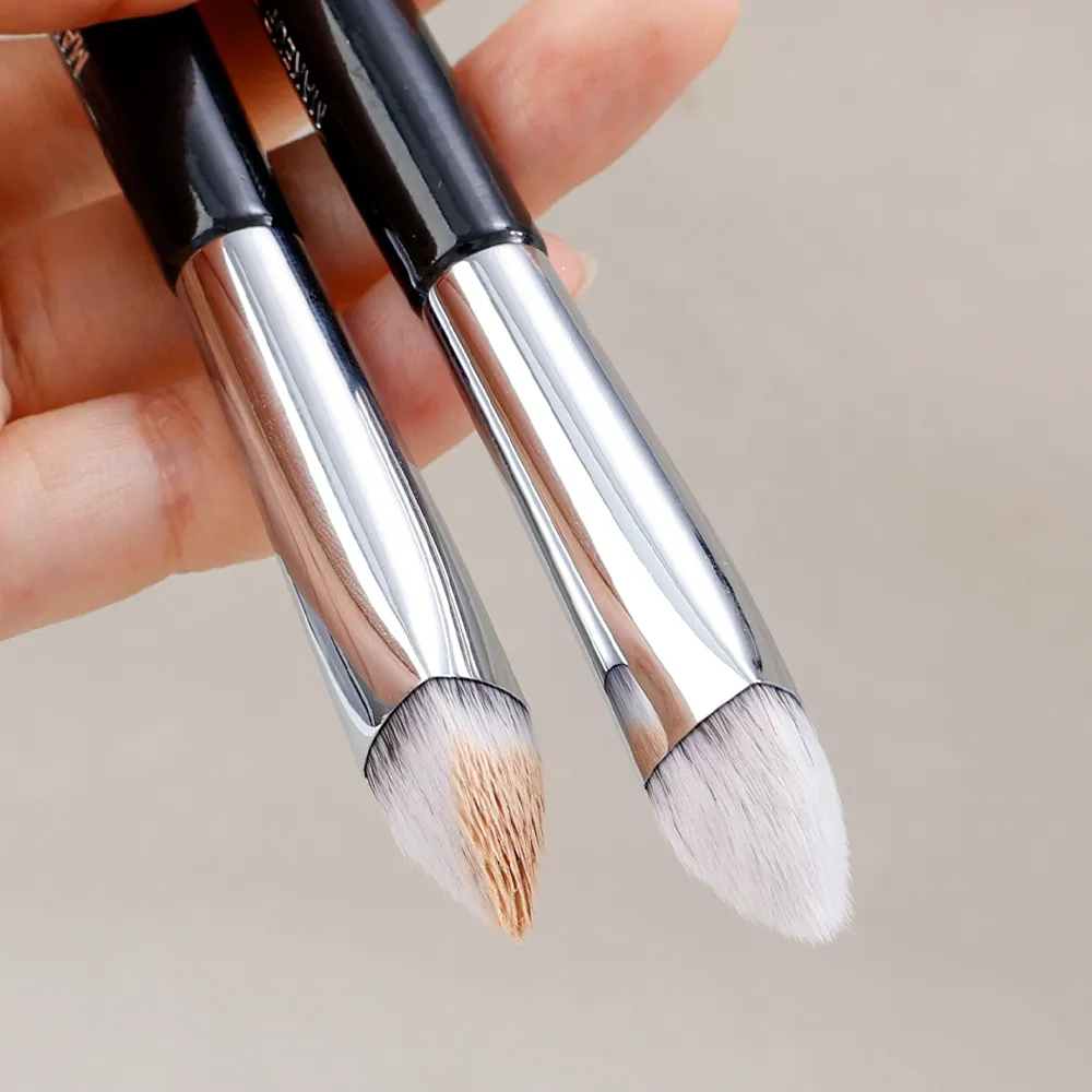 1 ชิ้นสามเหลี่ยมกรวยคอนซีลเลอร์แปรง Lacrimal Sulcus Cover Dark Circles คอนซีลเลอร์แปรงแต่งหน้า Professional เครื่องมือแต่งหน้าความงาม — image 3