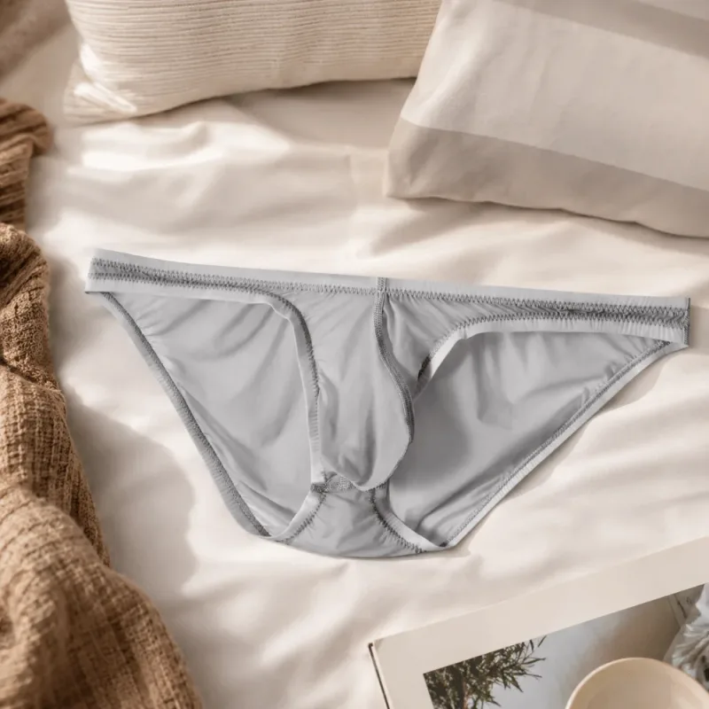 Slip respirant taille basse en soie glacée, Lingerie transparente, slip de Bikini en maille Ultra-fine, culotte Triangle pour hommes, été — image 4