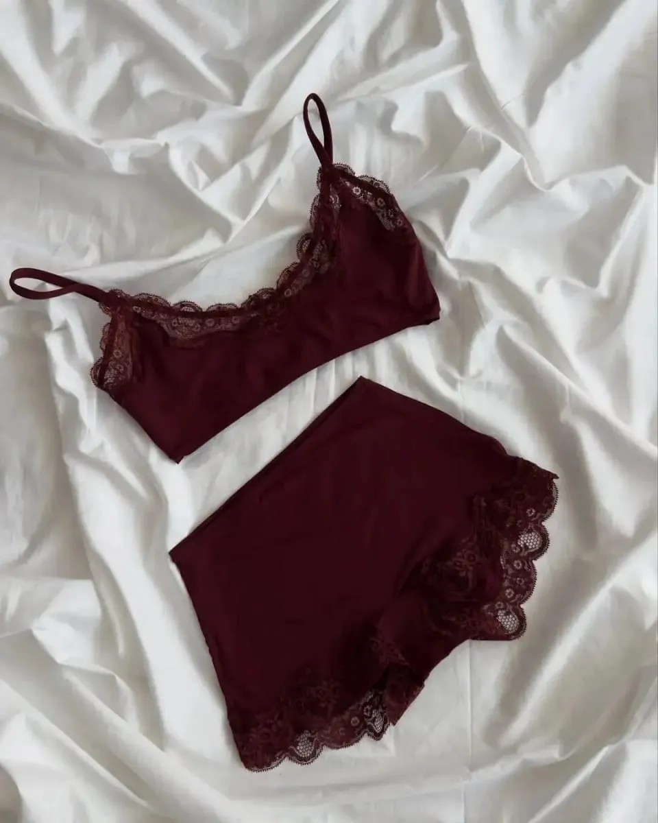 Set Pepejal Bra Renda Comel Gabungan Percuma Wanita Bra Tali Boleh laras+Seluar Dalam Pinggang Rendah Bergaya Ringkas Set Pakaian Dalam Keanjalan Tinggi — image 1