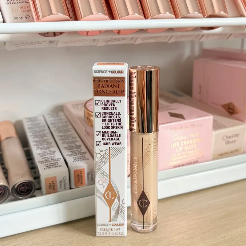 Charlotte Tilbury CT Highlighter Foundation Continuously Texture of The Makeup Hydrating Concealer Brightens Powder Compact — image 12