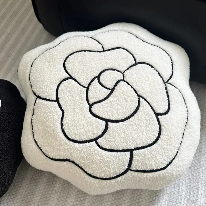 45 cm modernes Plüschkissen mit Blumenstickerei, Kamelien-förmiges Wurfkissen, weiches Heim- und Raumdekor-Kissen — image 6