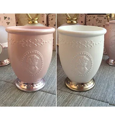 Porta pennelli Laduree Queens Bianco Rosa Lussuosi pennelli per trucco Cilindri Contenitori per la conservazione — image 9