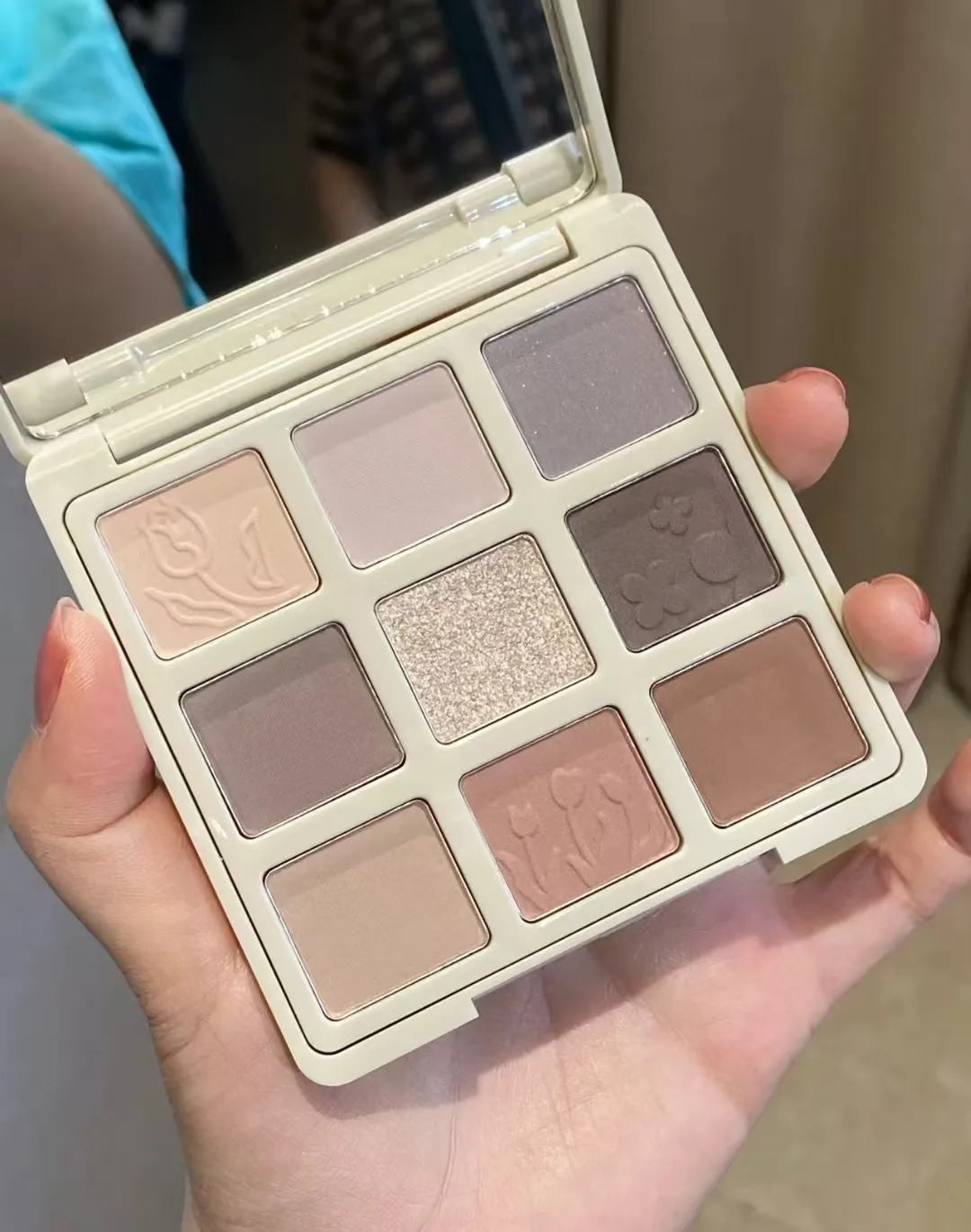 Gogotales 9 Colors Eyeshadow Palette Matte Shimmer Glitter Fine Flash Low Saturation Tone Easy to Apply Eye Makeup — image 2