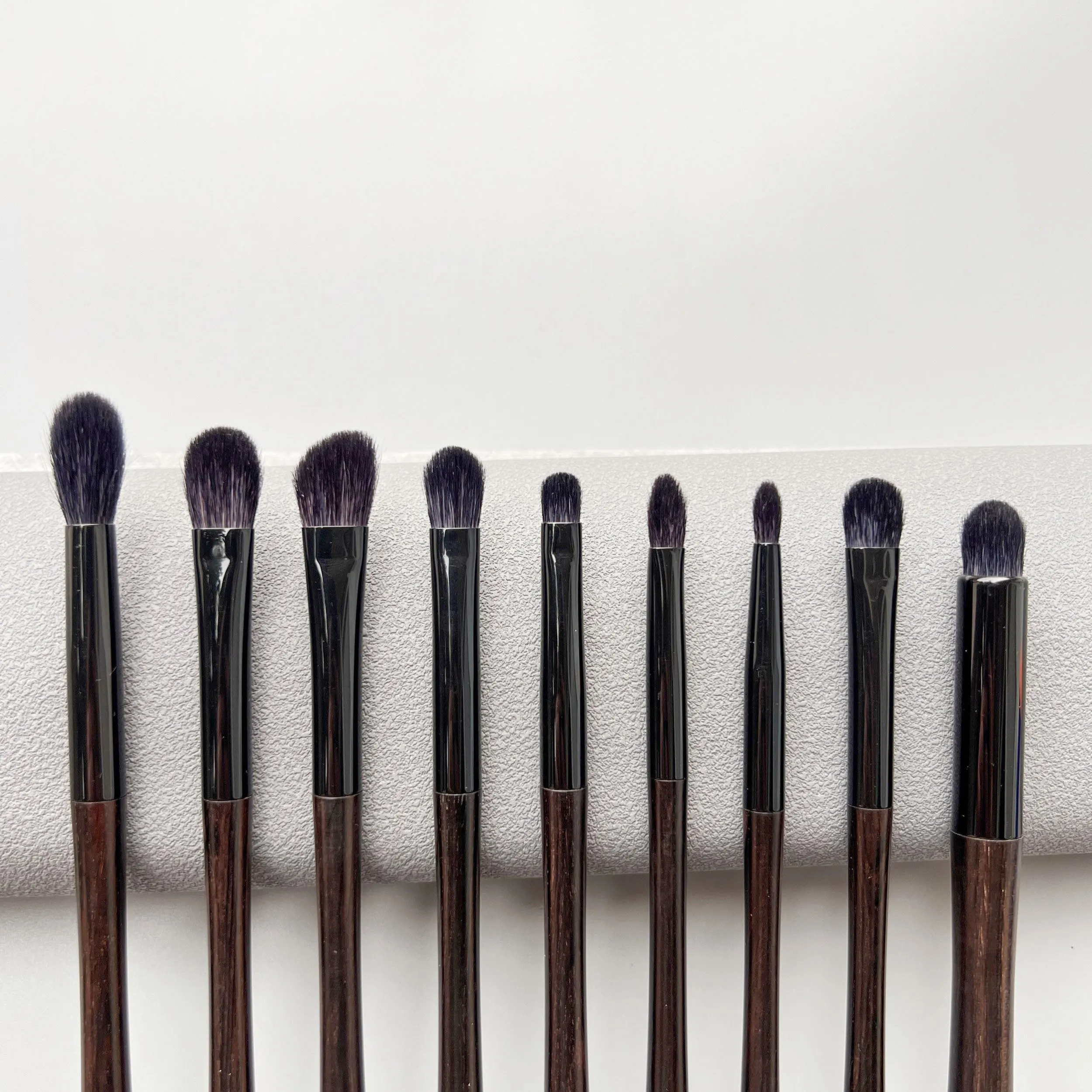 นุ่ม Saikoho ผมแพะ 9 ชิ้นอายแชโดว์ผสมแปรง Ebony Handle Make Up ชุดแปรง Professional Handmade แปรงแต่งหน้าชุด — image 2