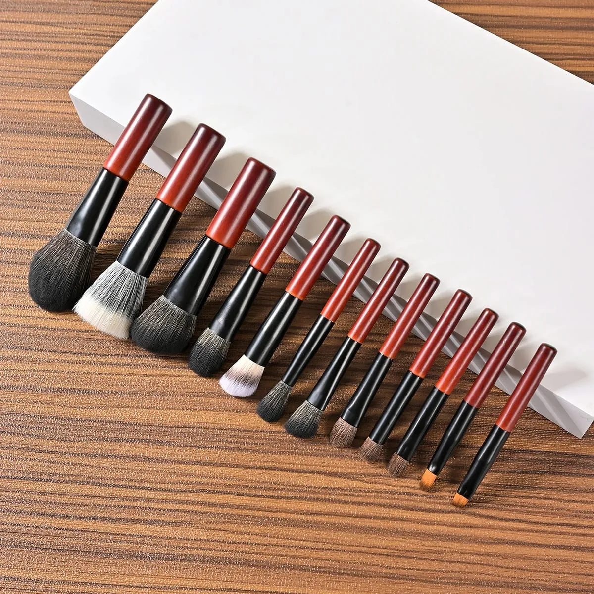 13-teiliges Walnuss-Make-up-Pinsel-Set in Reisegröße, professionelle Mini-Make-up-Pinsel ohne Schuppen und Bräune mit Etui — image 2