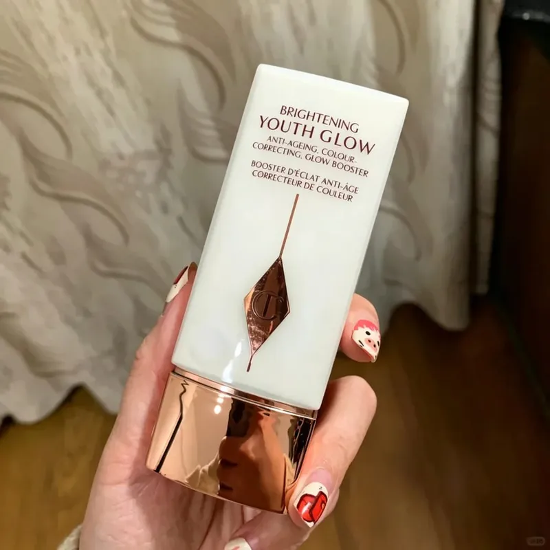 Charlotte Tilbury Spray Fissante 16H Impermeabile Bacchetta Contorna e Leggera Sfumabile Costruibile e Ombretto da 12 vaschette Intensamente Pigmentato — image 21