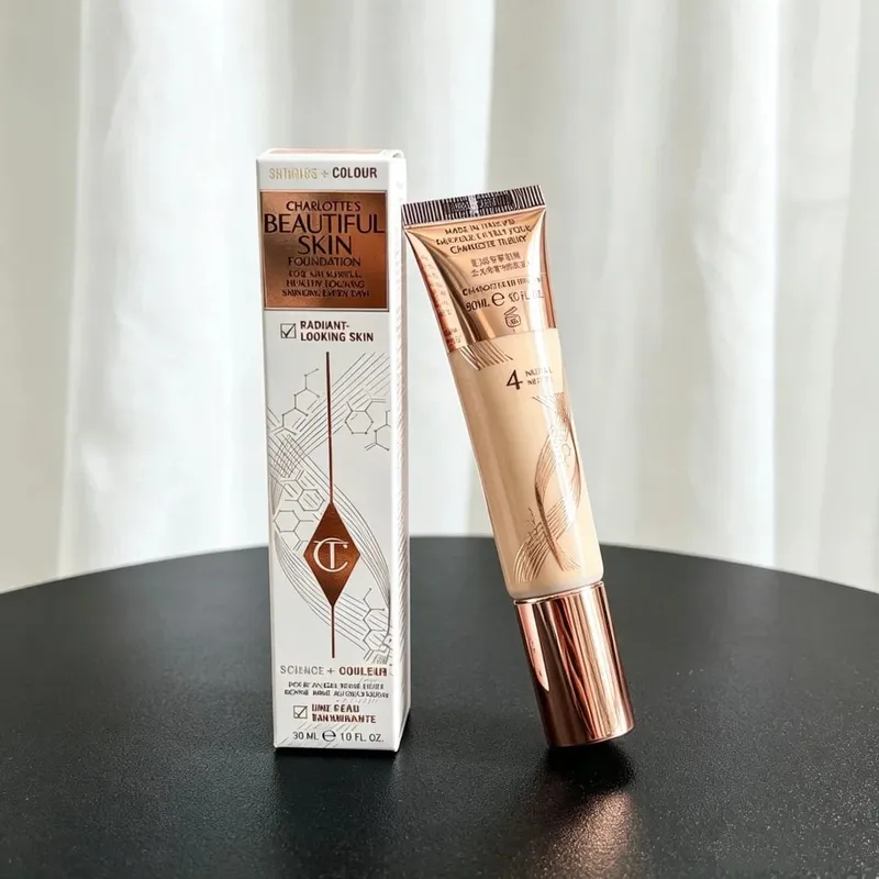 Charlotte Tilbury Base de Ácido Hialurônico Hidratante Cobertura Média Brilho Natural 16HR Desgaste Corretivo Iluminador para Olheiras — image 8