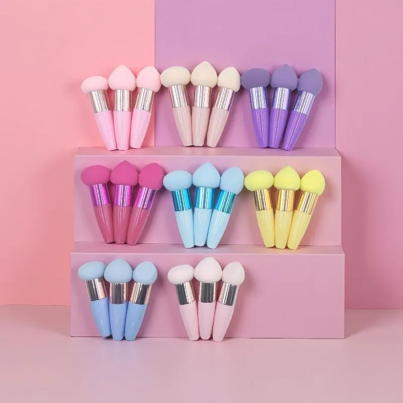 (.) 3 pennelli per trucco a testa di fungo per donna, fondotinta in spugna, soffio di polvere con manico, strumento cosmetico a forma liscia — image 2