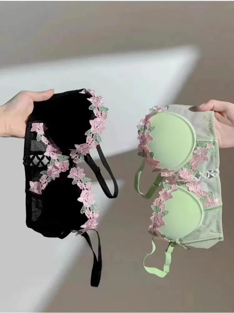 London Anime Bralette - บราไร้สายที่ละเอียดอ่อนสำหรับชุดวัยรุ่นชุดชั้นในฤดูร้อนของญี่ปุ่นหน้าอกเล็ก Close-Fit Subtle Allure — image 4