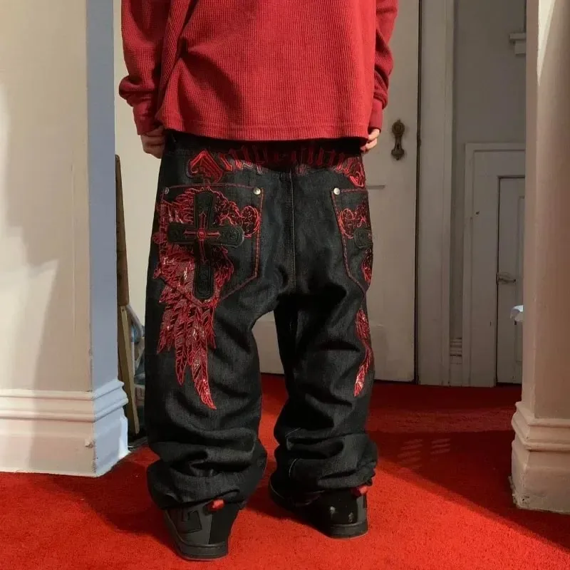 High Street Gothic ricamato da uomo nero rosso modello Y2K jeans a vita alta pantaloni casual da coppia di strada retrò americana
