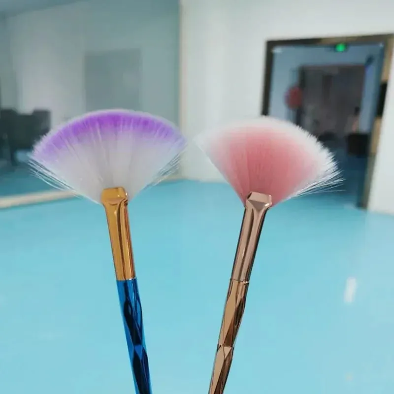 5 ชิ้นแปรงพัดลมแปรงหน้าแปรงแต่งหน้านุ่มเครื่องสำอาง Applicator เครื่องมือด้ามไม้และเส้นใยนุ่มสำหรับหน้ากากลอกไกลโคลิก — image 5