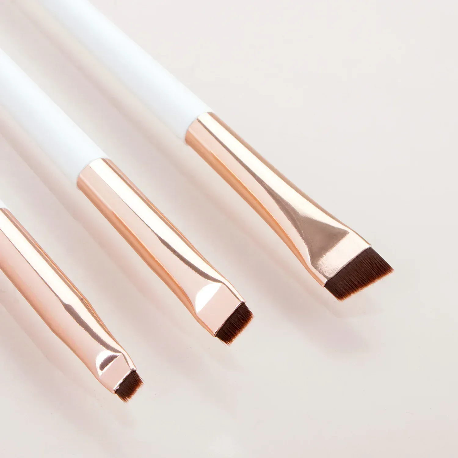 3 pz/set Lama Eyeliner Pennello Pennello per Sopracciglia Portatile Piatto Fine Eye Liner Brow Contour Pennelli per Trucco Cosmetico Strumento di Trucco di Bellezza — image 4