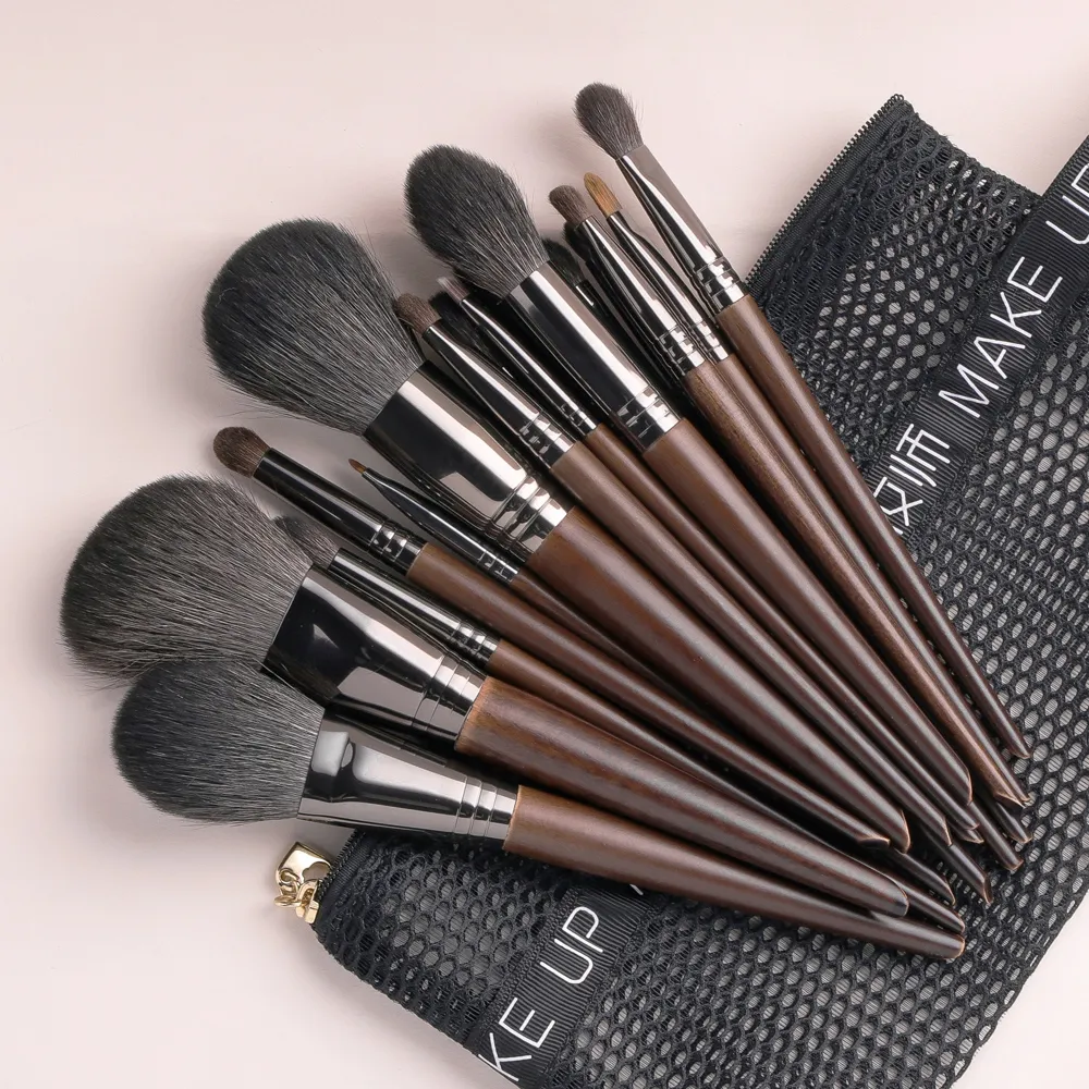 Zestaw pędzli do makijażu OVW Pro Cień do powiek Podkład w proszku Eyeliner Pędzel do makijażu ust Zestaw kosmetyków kosmetycznych Hot — image 1
