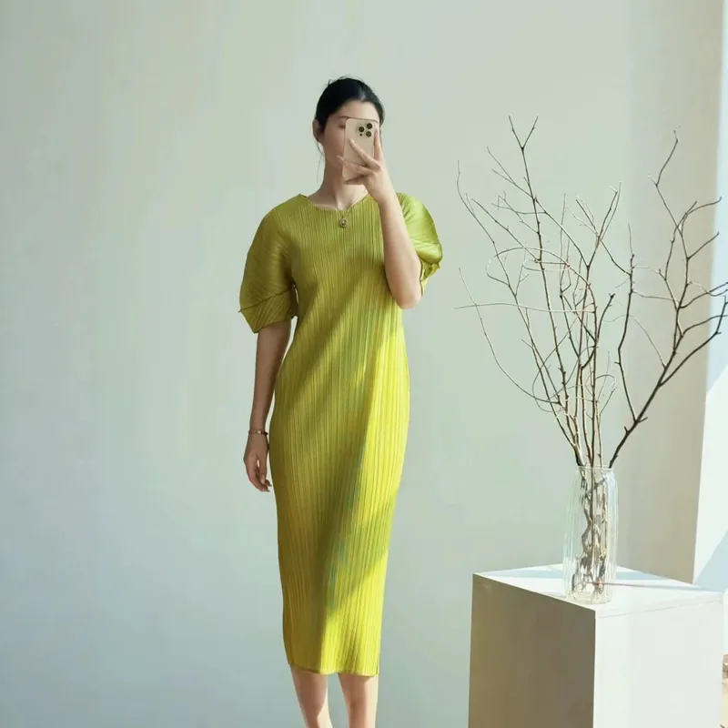 Miyake Pleated Round Neck Puff Sleeve Dresses Lightweight Wrinkle-Resistant Women's Casual Minimalist Chic Dress 2026 New — image 3