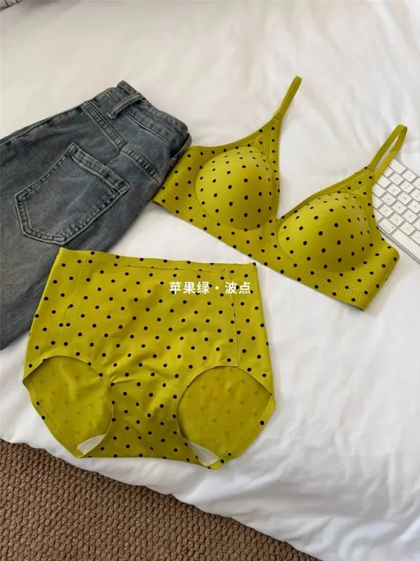 American Retro Polka Dot BH Sømløs Deep V Wireless Jelly Support Anti slappe lingeri Sæt Sexet Komfort MOYISU Sexet BH Sæt — image 10
