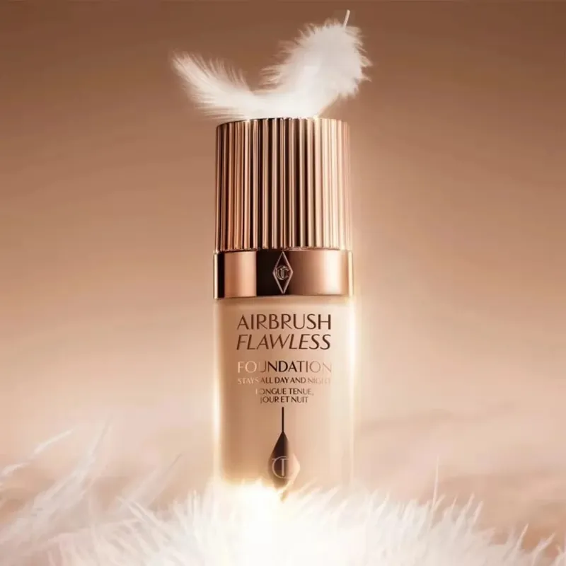 Charlotte Tilbury Airbrush Flawless Foundation Fond de Teint Belle Peau Fond de Teint Naturel à Couverture Complète Doux-Mat Radiant Glo — image 3