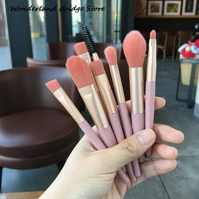 8 Buah Kuas Rias Mini Pro Pegangan Matte Set Kuas Rias Rambut Lembut Portabel dengan Tas Alat Rias Berkualitas Tinggi — image 5
