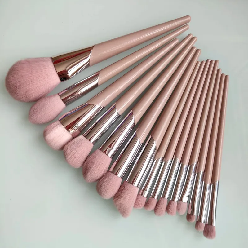 Sada štětců na make-up Full Bodied Foundation Brush 110 Cheek Hugging Highlight 120 Eyeshadow 15ks Sada kosmetických štětců