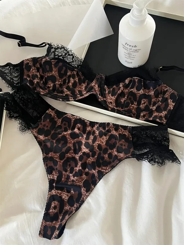 프랑스어 속옷 세트 레오파드 섹시한 강철 반지 레이스 삼각형 컵 브래지어 간략한 정장 빈티지 패션 란제리 Ins Bodycon을 밀어